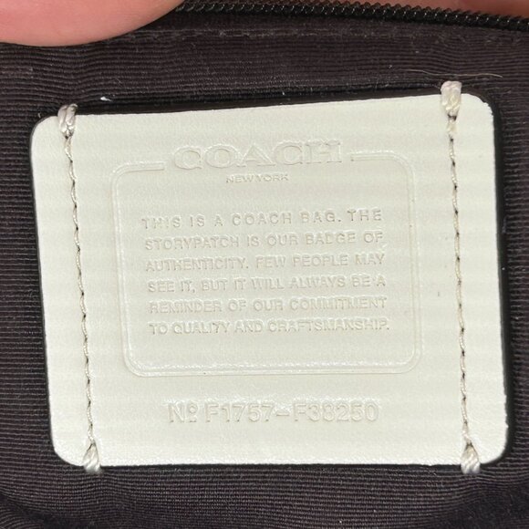 COACH WHITE LEATHER PURSE WALLET GLASSES BUNDLE ***feel free to make an offer*** - Picture 6 of 15